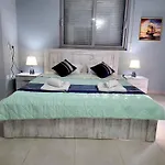 Ewa Apartment